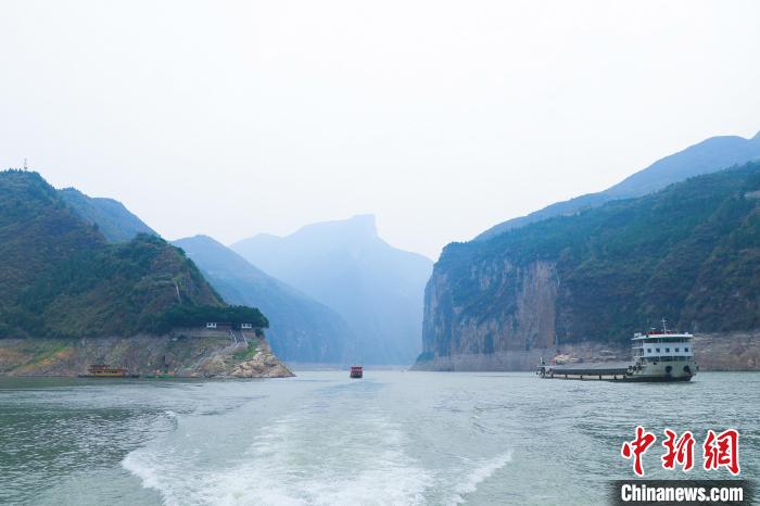 一場(chǎng)巡河“找茬”行動(dòng)，何以巡出碧水東流的長(zhǎng)江？