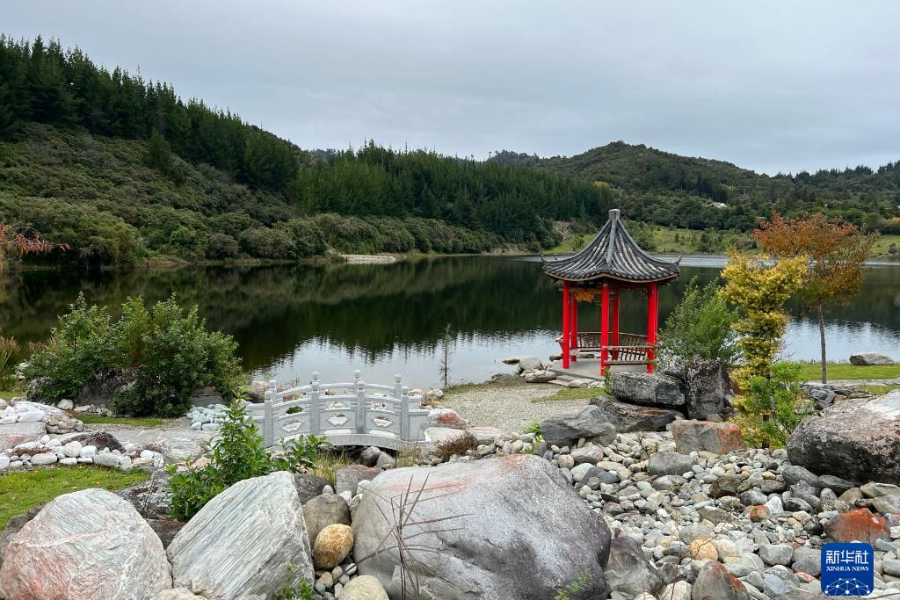 這是4月29日拍攝的新西蘭羅斯華人淘金紀念公園一角。新華社發(fā)（沃爾特 攝）