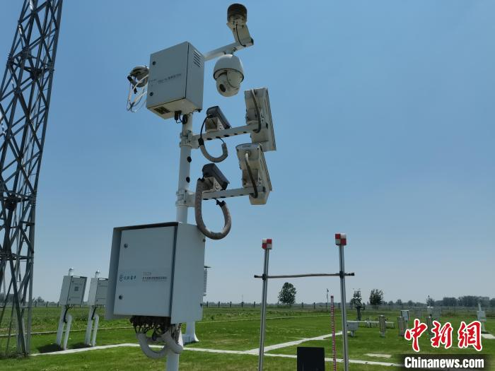 壽縣國(guó)家氣候觀象臺(tái)內(nèi)各種觀測(cè)設(shè)備?！侨?攝