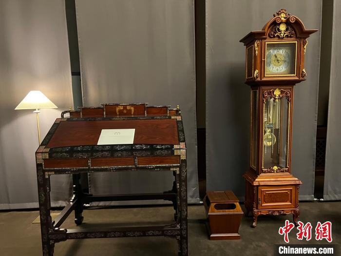 圖為春秋館展覽陳設的青瓦臺家具?！⑿?攝