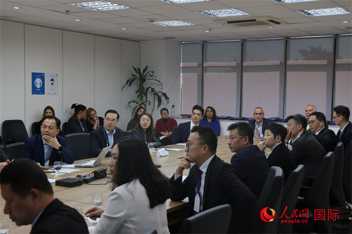 與會(huì)代表參與座談交流。人民網(wǎng)記者 時(shí)元皓攝
