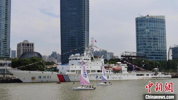 海事巡航救助船“海巡01”輪?？繃痛a頭，向公眾免費(fèi)開放?！≈烨镬戆?攝