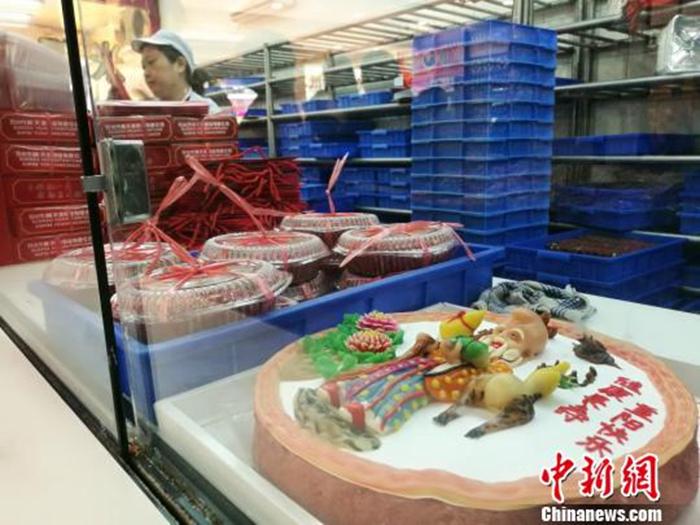 資料圖：等待銷售的重陽糕。　鐘升 攝