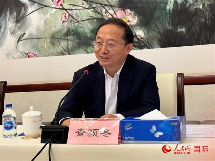 10月31日，蘇州市人民政府副市長(zhǎng)查穎冬在第五屆中法文化論壇媒體吹風(fēng)會(huì)上講話。（人民網(wǎng) 謝瑩攝）