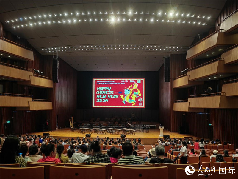 “歡慶之聲—2024歡樂春節(jié)音樂會”14日在泰國瑪希隆王子音樂廳舉行。人民網(wǎng)記者 楊一攝