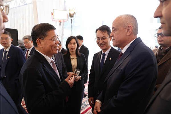 李永明同埃及住房部副部長(zhǎng)會(huì)談交流。主辦方供圖