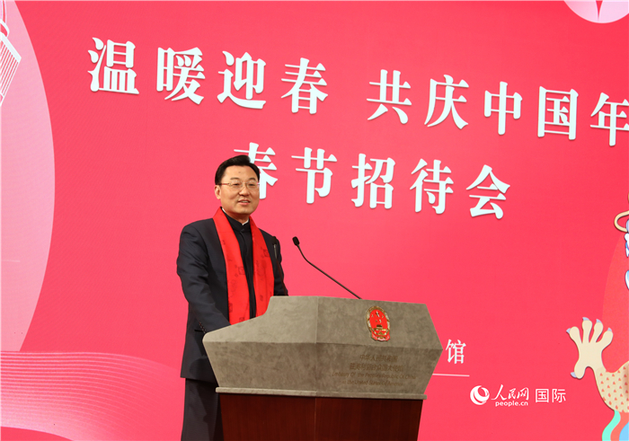 中國(guó)駐美國(guó)大使謝鋒發(fā)表致辭，向全體在美同胞致以親切問(wèn)候。人民網(wǎng)記者 李志偉攝