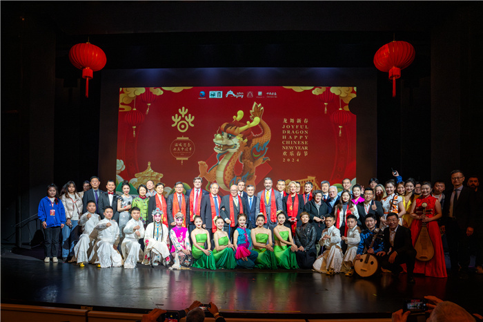 與會(huì)嘉賓合影。中國(guó)駐希臘大使館供圖