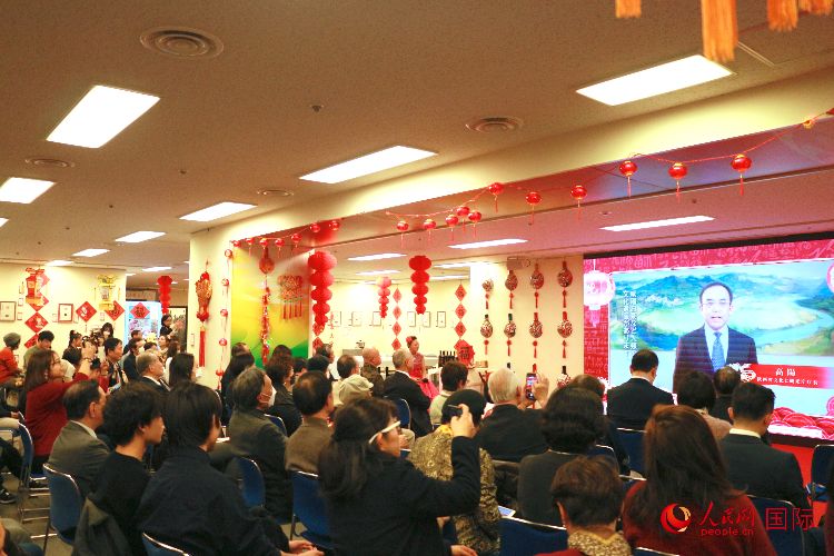 2月9日，“喜迎龍年·品味陜西”——2024新春迎福（展）聯(lián)歡會(huì)暨陜西文化年在東京中國(guó)文化中心拉開(kāi)帷幕。人民網(wǎng) 許可攝