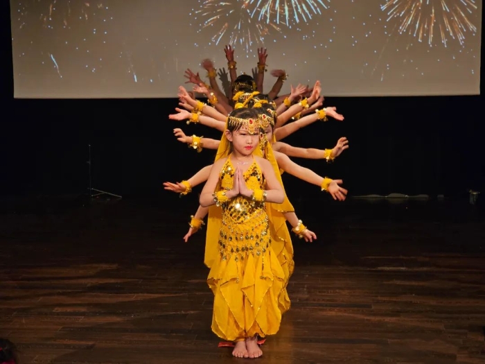 舞蹈《千手觀音》。中國駐瑞典大使館供圖。