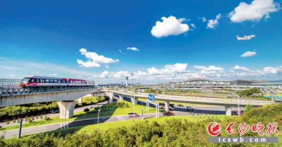 　　根據(jù)《實施意見》，長沙將建設(shè)聯(lián)通世界的航空樞紐，打造輻射全國的鐵路樞紐，深化綜合交通協(xié)調(diào)機制。    資料圖片