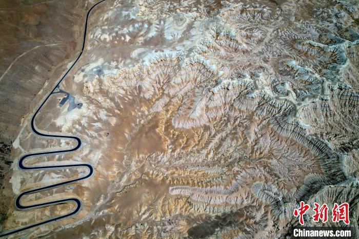 4月5日，西藏阿里札達(dá)土林。(無人機(jī)照片) 李林 攝