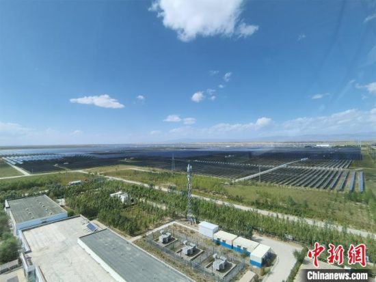 圖為塔拉灘光伏產(chǎn)業(yè)園區(qū)?！∑钤鲚怼z