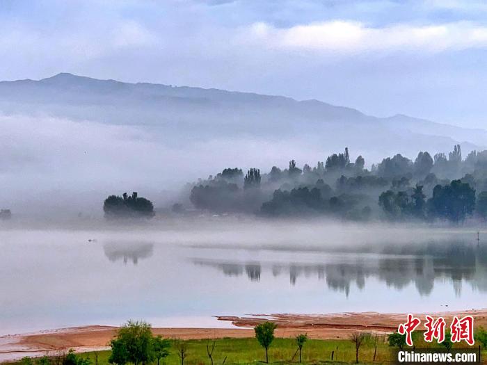 圖為青海黃河流域自然生態(tài)。(資料圖) 李玉峰 攝