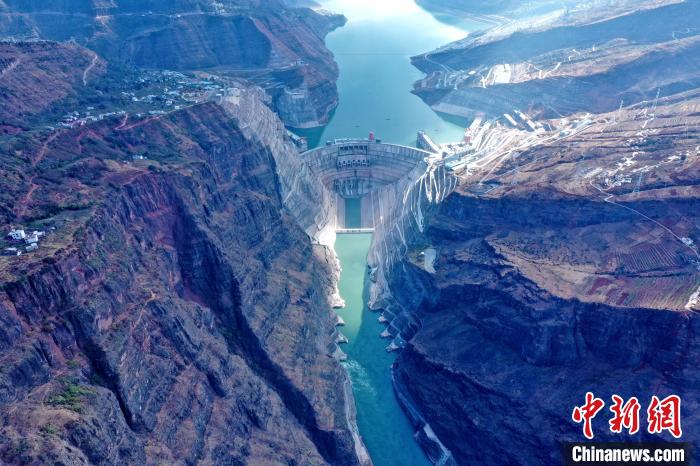 圖為白鶴灘水電站大壩全景圖。　水電四局供圖
