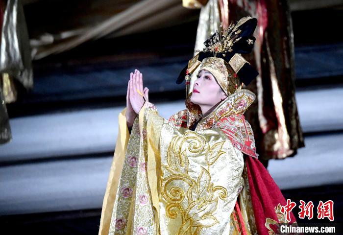 3月17日，西藏拉薩，《文成公主》大型史詩(shī)劇演出現(xiàn)場(chǎng)?！±盍?攝
