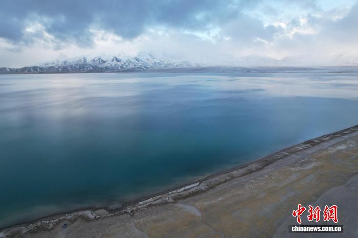 航拍西藏阿里美馬錯:天地共繪高原藍