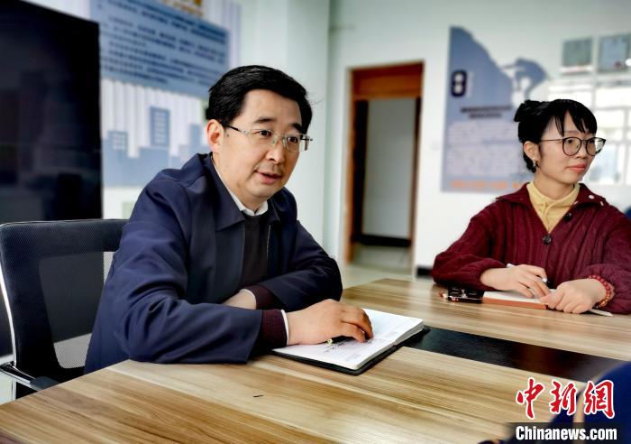 （兩會(huì)聲音）全國政協(xié)委員趙海興：師者為師亦為范，建議設(shè)教師理想信念教育基地