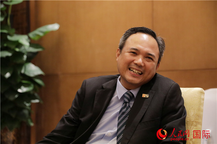 馬來西亞駐南寧總領(lǐng)事館總領(lǐng)事阿哈默·法蒂爾·伊斯邁爾在2024中國-東盟教育交流周期間接受人民網(wǎng)專訪。人民網(wǎng) 王婧攝