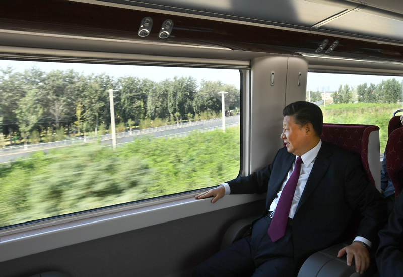 2019年9月25日，習(xí)近平總書記乘坐軌道列車前往北京大興國際機(jī)場。