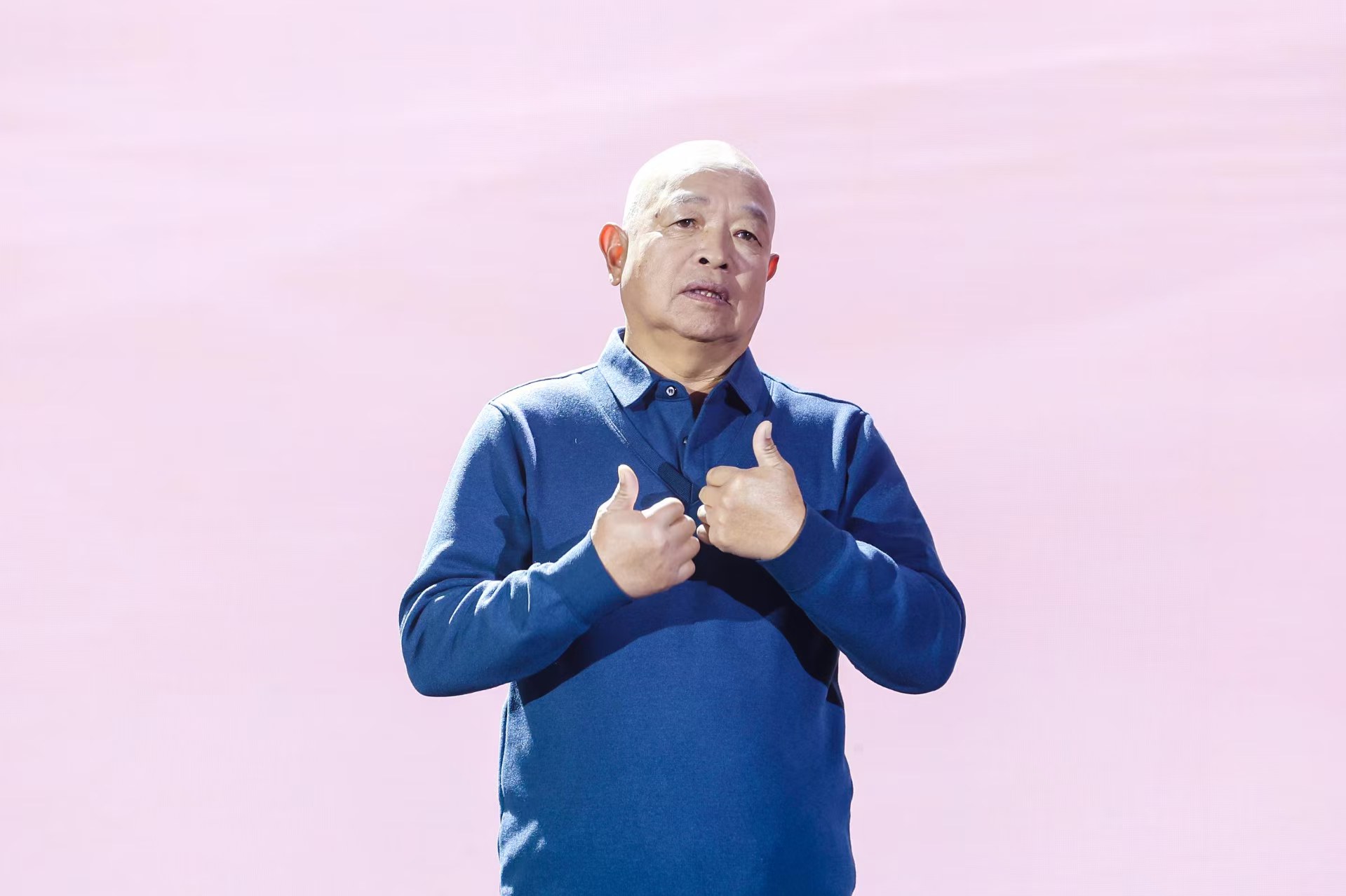 “山東好人”、煙臺市無聲洗車場經(jīng)理柳興濤。人民視頻供圖。