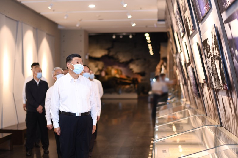 2022年8月16日至17日，中共中央總書記、國家主席、中央軍委主席習(xí)近平在遼寧考察。這是16日下午，習(xí)近平在錦州市考察遼沈戰(zhàn)役紀(jì)念館。 新華社記者 燕雁 攝