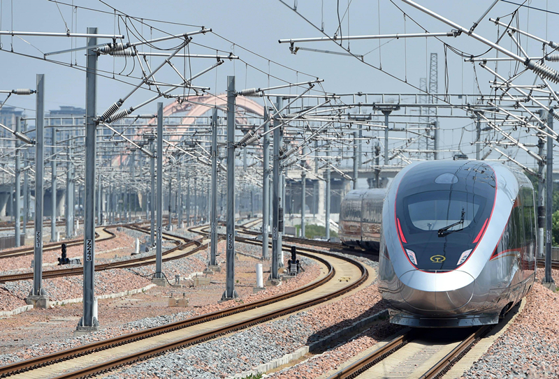 2022年6月20日，濟(jì)鄭高鐵鄭州首發(fā)G9206次列車駛出鄭州東站。