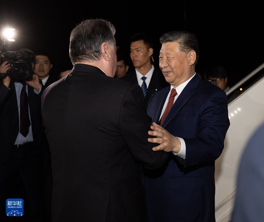 習(xí)近平抵達(dá)杜尚別開(kāi)始對(duì)塔吉克斯坦進(jìn)行國(guó)事訪(fǎng)問(wèn)