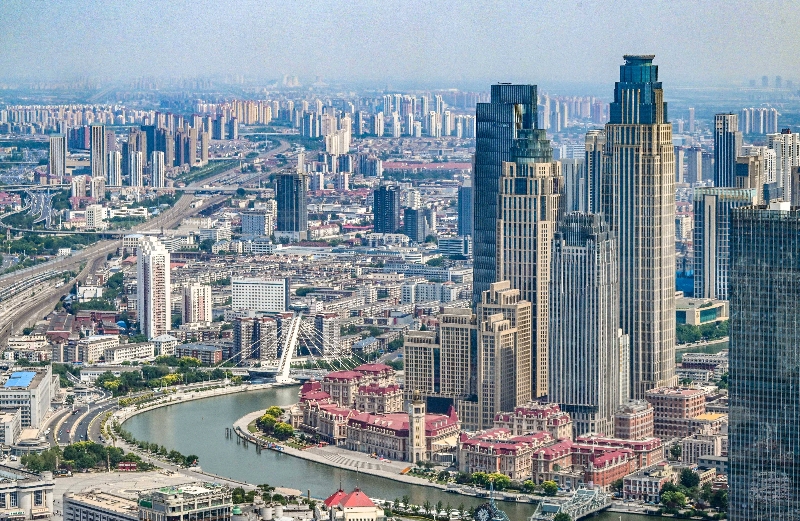 這是2023年6月16日從直升機上拍攝的天津中心城區(qū)城市景觀。