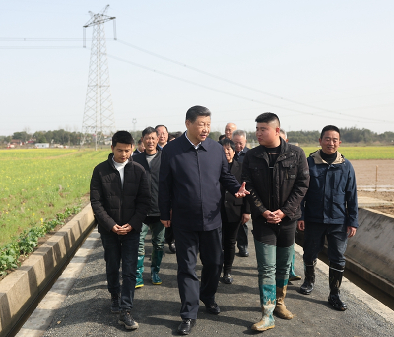 2024年3月19日，習(xí)近平總書(shū)記在湖南常德港中坪村考察。