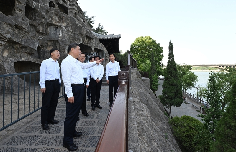 2025年5月19日至20日，中共中央總書記、國家主席、中央軍委主席習近平在河南考察。這是19日下午，習近平在洛陽龍門石窟考察。新華社記者 謝環(huán)馳 攝