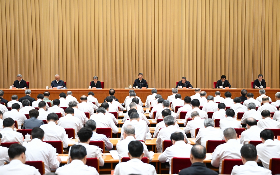 7月14日至15日，中央城市工作會議在北京舉行。中共中央總書記、國家主席、中央軍委主席習(xí)近平出席會議并發(fā)表重要講話。中共中央政治局常委李強、趙樂際、王滬寧、蔡奇、丁薛祥、李希出席會議。
