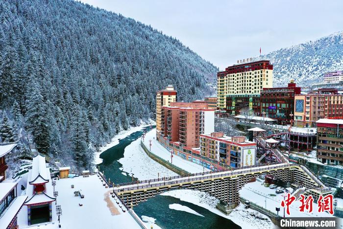 壤塘的雪后美景。　壤塘縣融媒體中心供圖