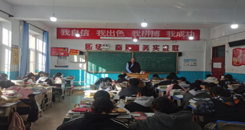 青?，斍撸寒惖剞k班讓孩子享受優(yōu)質(zhì)教育