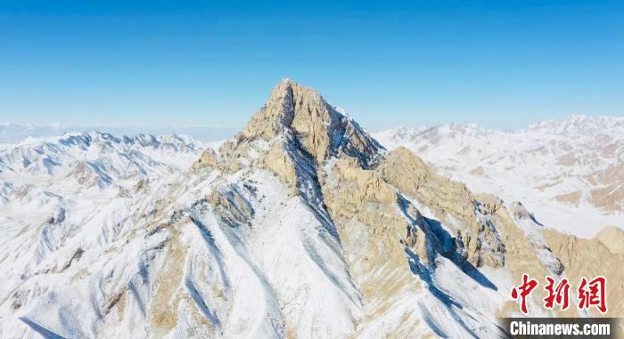 圖為山川被白雪覆蓋?！《继m縣融媒體中心供圖
