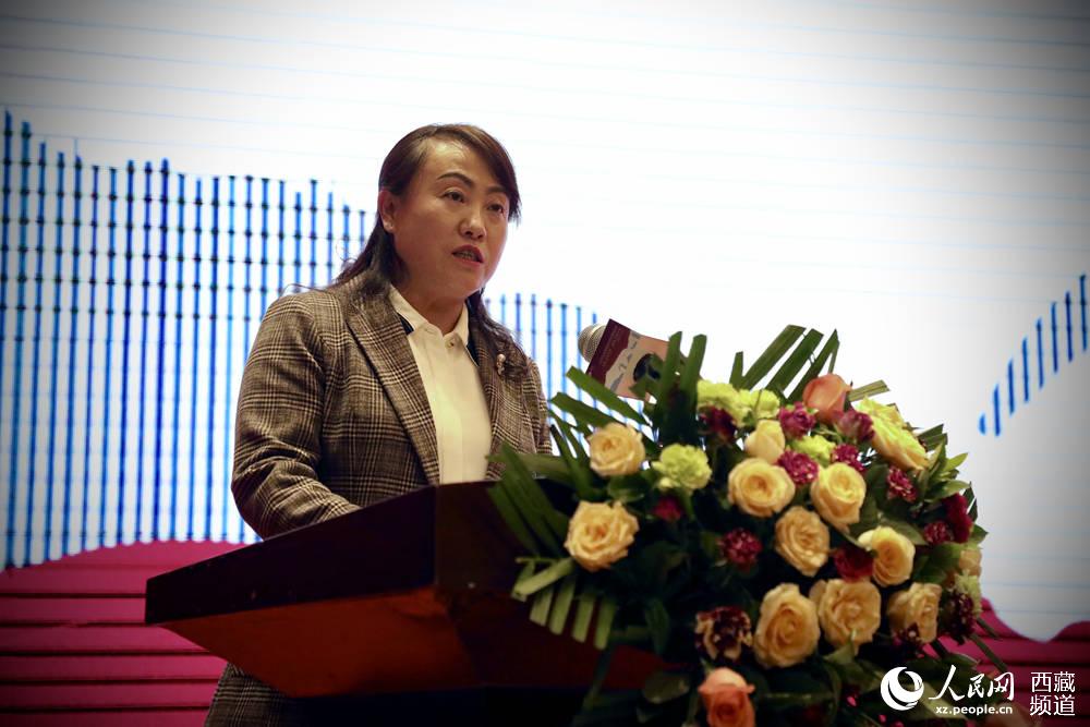 拉薩市旅游發(fā)展局相關(guān)負責人發(fā)言。人民網(wǎng) 次仁羅布攝