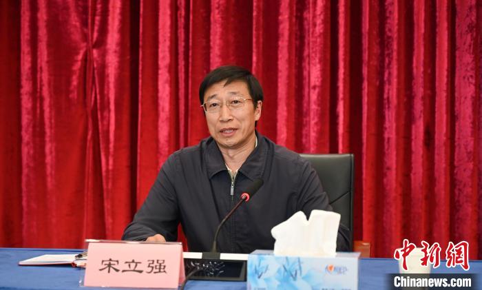圖為西藏自治區(qū)黨委組織部副部長、第十批援藏干部人才總領隊宋立強致辭。