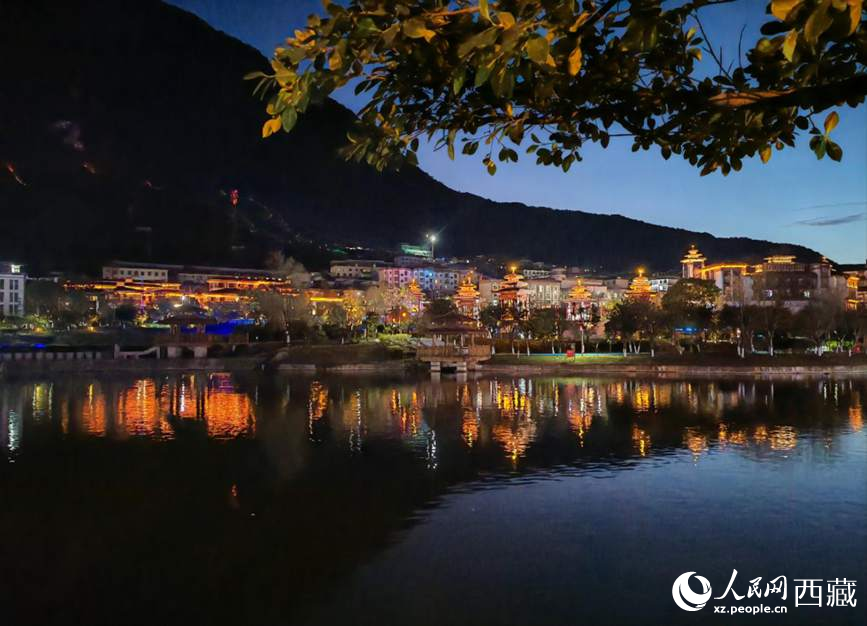 墨脫縣夜景。人民網(wǎng) 李海霞攝
