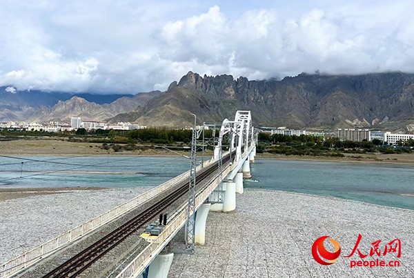拉薩河特大橋。張敏穎 攝