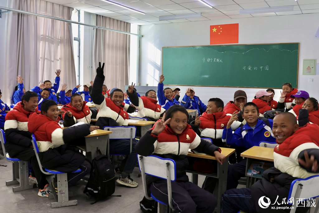 安置在定日縣委黨校讀書(shū)的學(xué)生。人民日?qǐng)?bào)記者 鮮敢攝