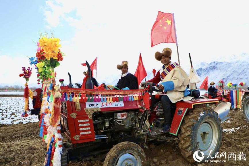 拉薩市墨竹工卡縣唐加鄉(xiāng)莫沖村的春耕儀式現(xiàn)場(chǎng)。人民網(wǎng) 次仁羅布攝