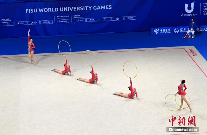7月31日，第31屆世界大學生夏季運動會藝術體操集體5人圈操決賽在成都體育學院進行，中國隊以30.900分獲得金牌，日本隊以28.500分獲得銀牌，烏克蘭隊以27.800分獲得銅牌。圖為中國隊在比賽中。<a target='_blank' href='/'><p  align=